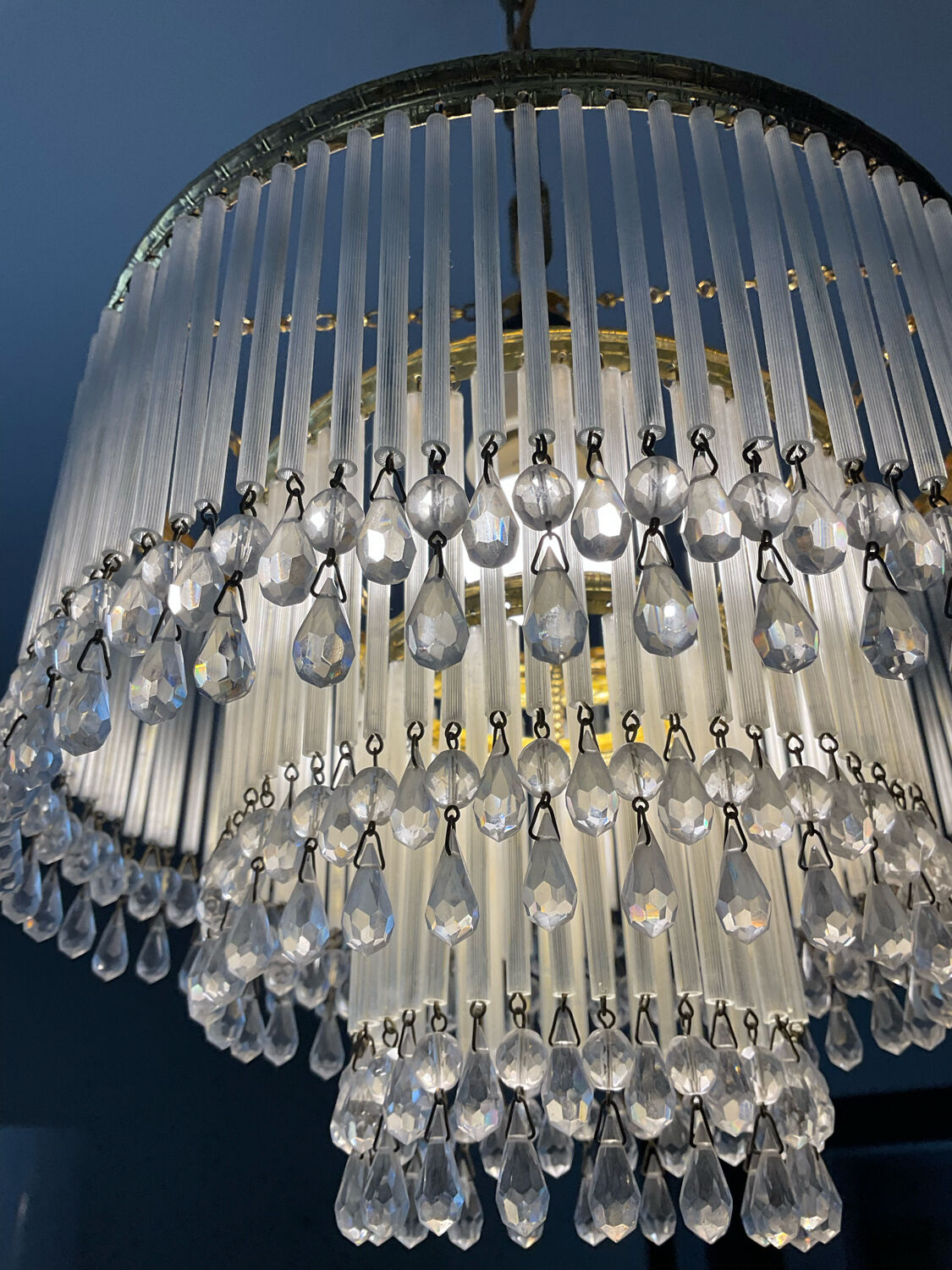 Waterfall chandelier in brass and tassels from the 60s and 70s