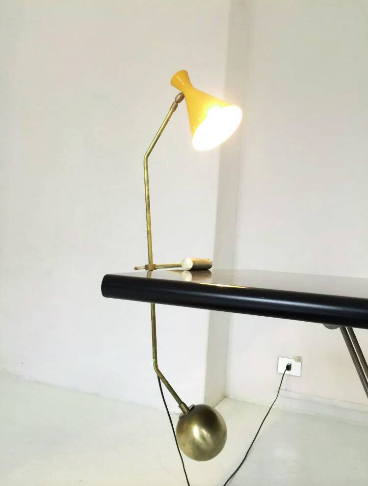 Large Italian brass counterweight lamp, 50s design