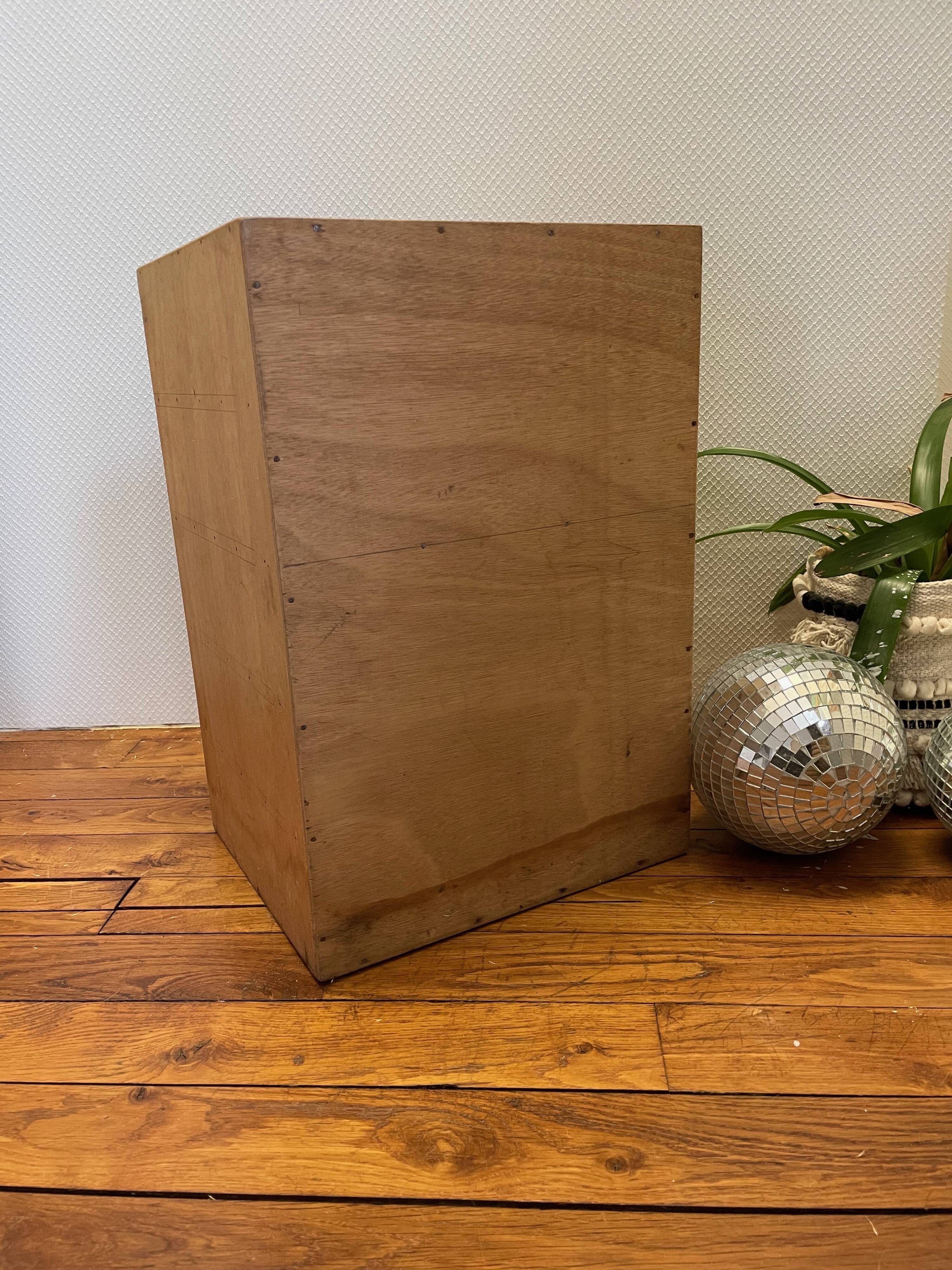 Meuble à casier de métier en bois naturel