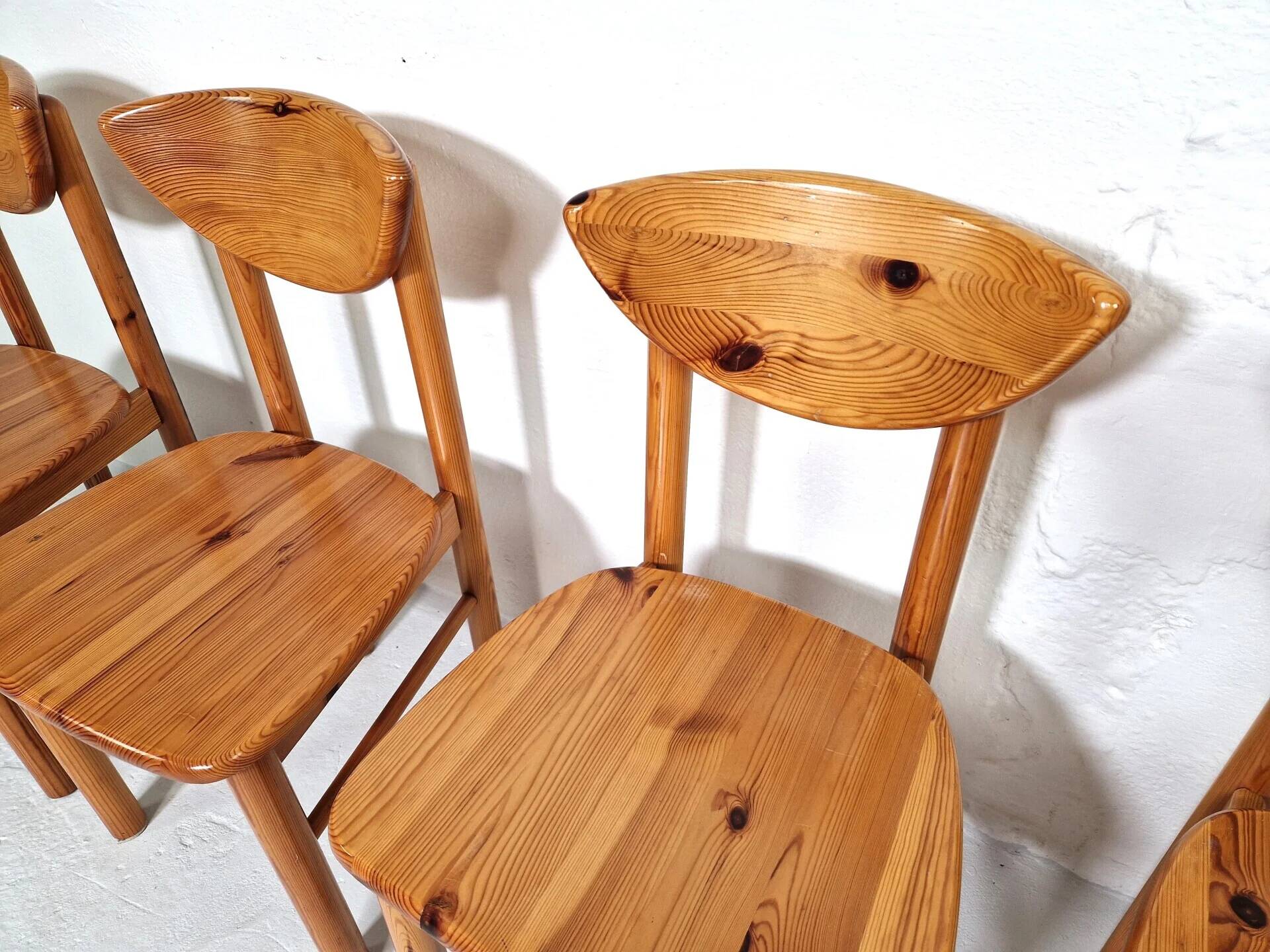 Set of 4 Daumiller pine dining chairs