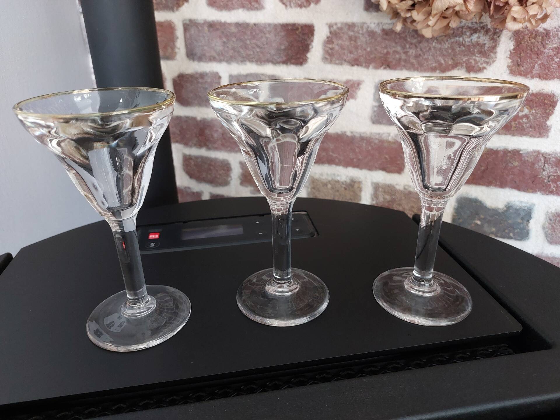 Verre ancien sur pied