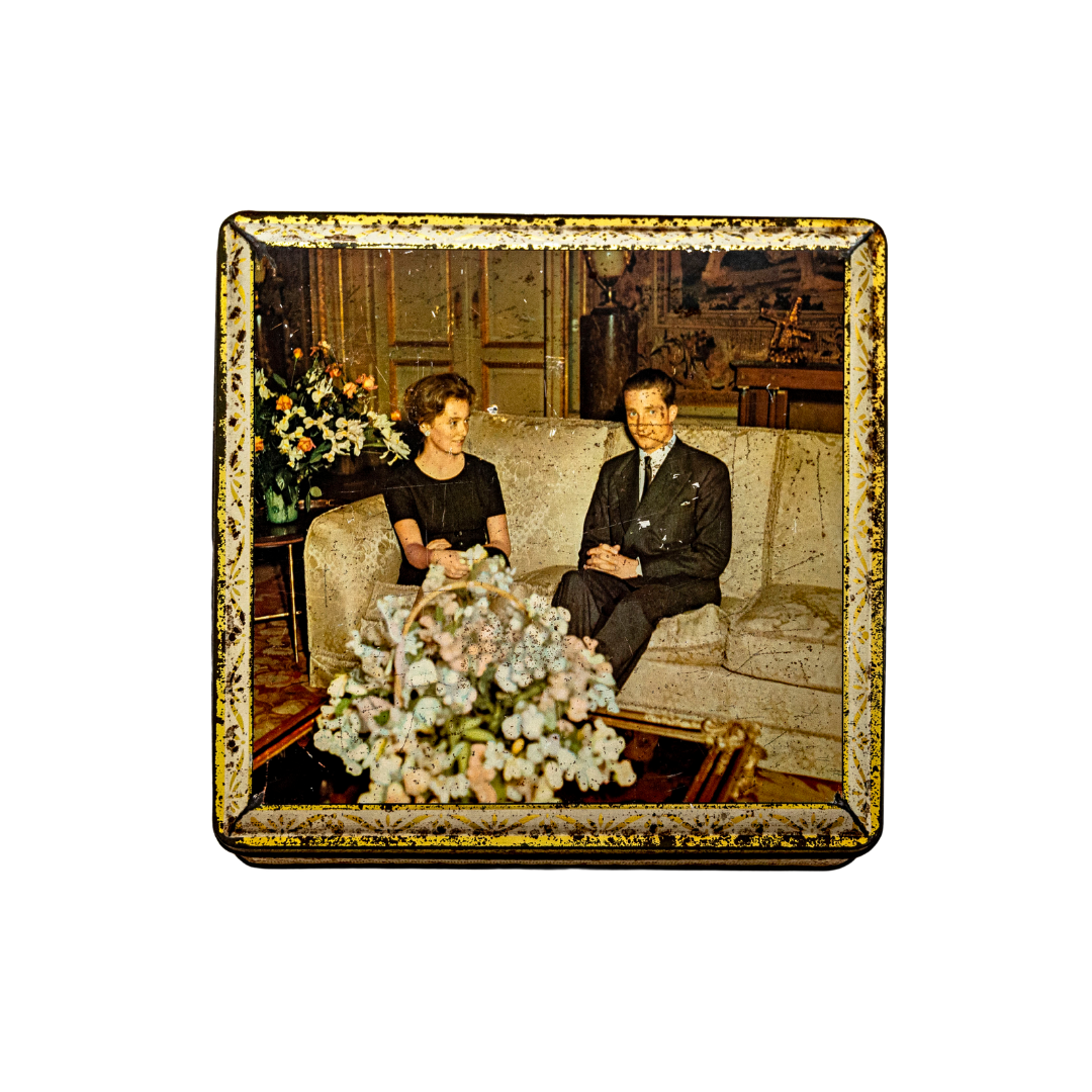Delacre Albert and Paola cookie box