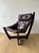 Fauteuil Luna conçu par O. Knutsen des années 70.