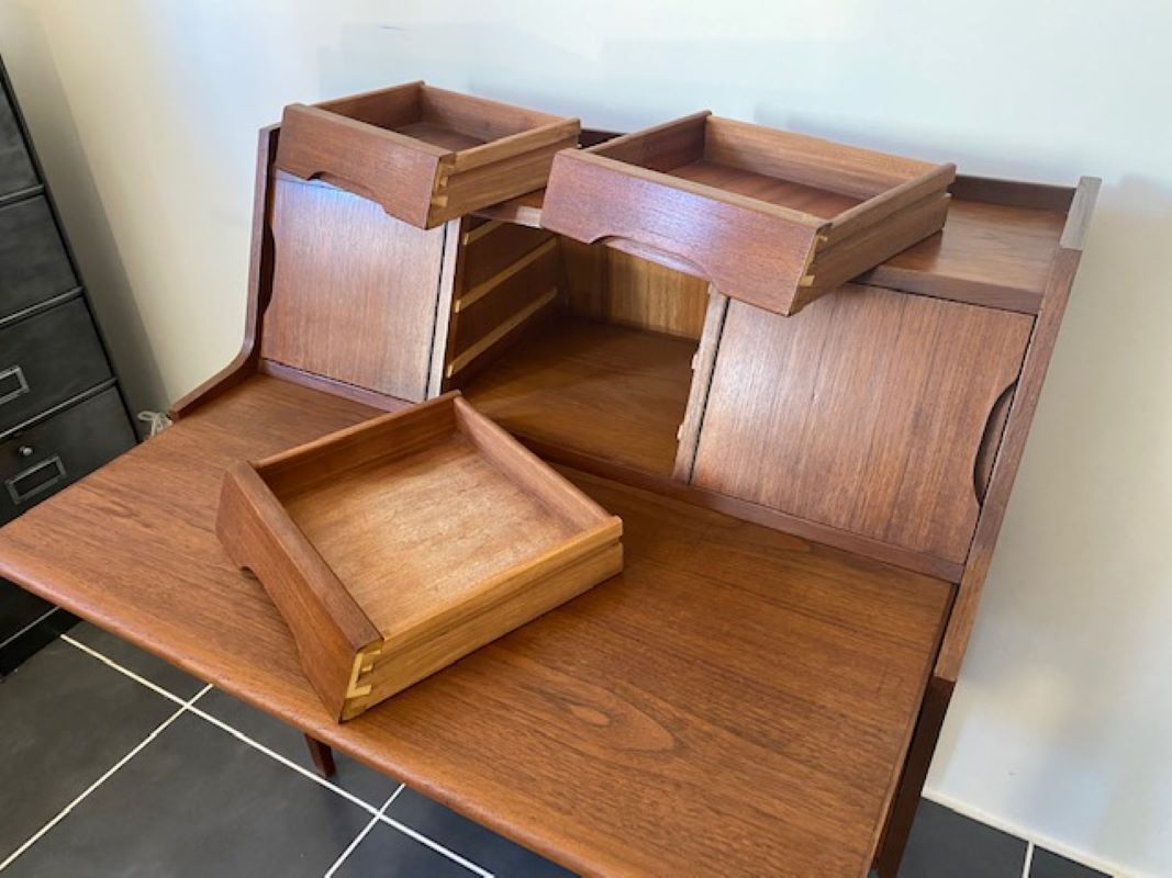 Scandinavian in vintage Danish teak from the 60s