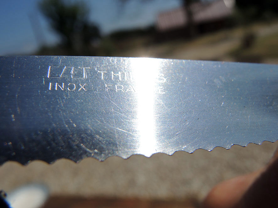 8 old bakelite / stainless steel dinner knives