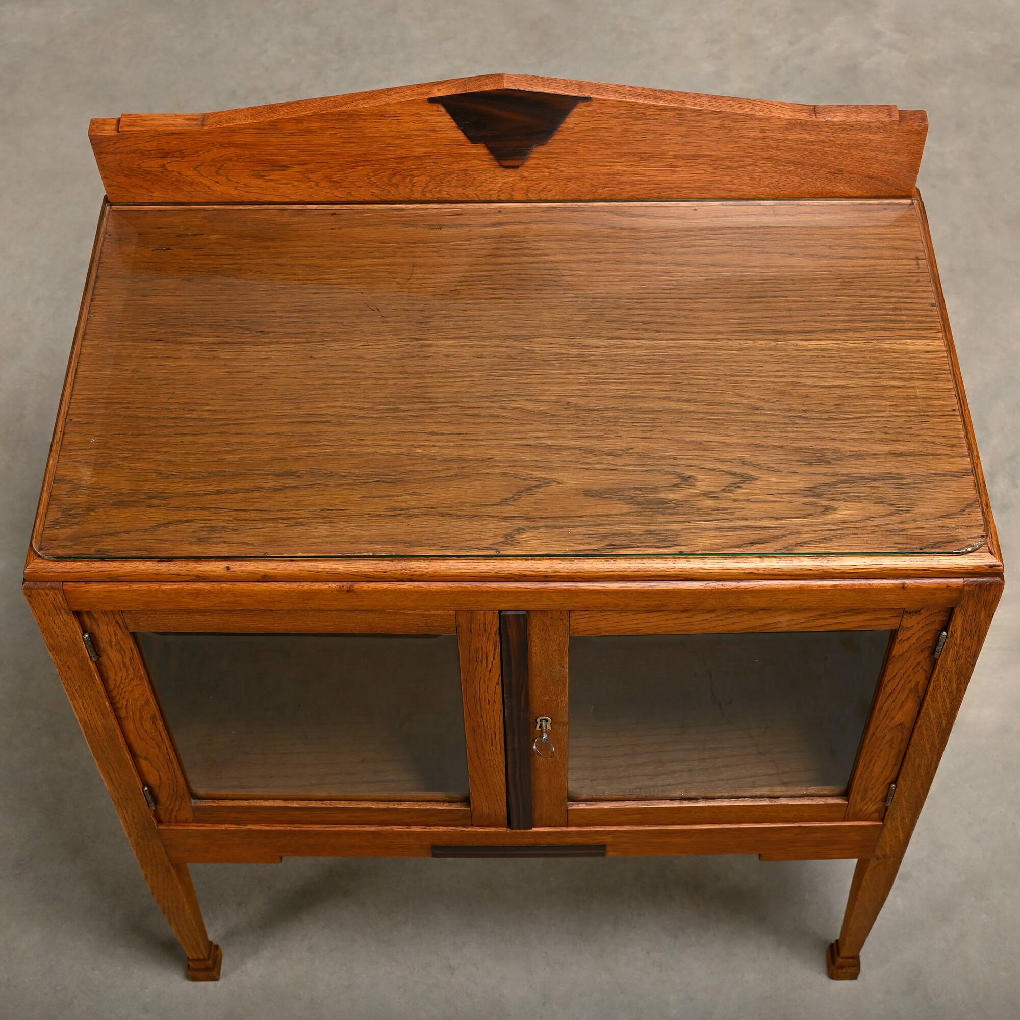 Art Deco Amsterdam School Tea or Display Cabinet in solid oak, Netherlands