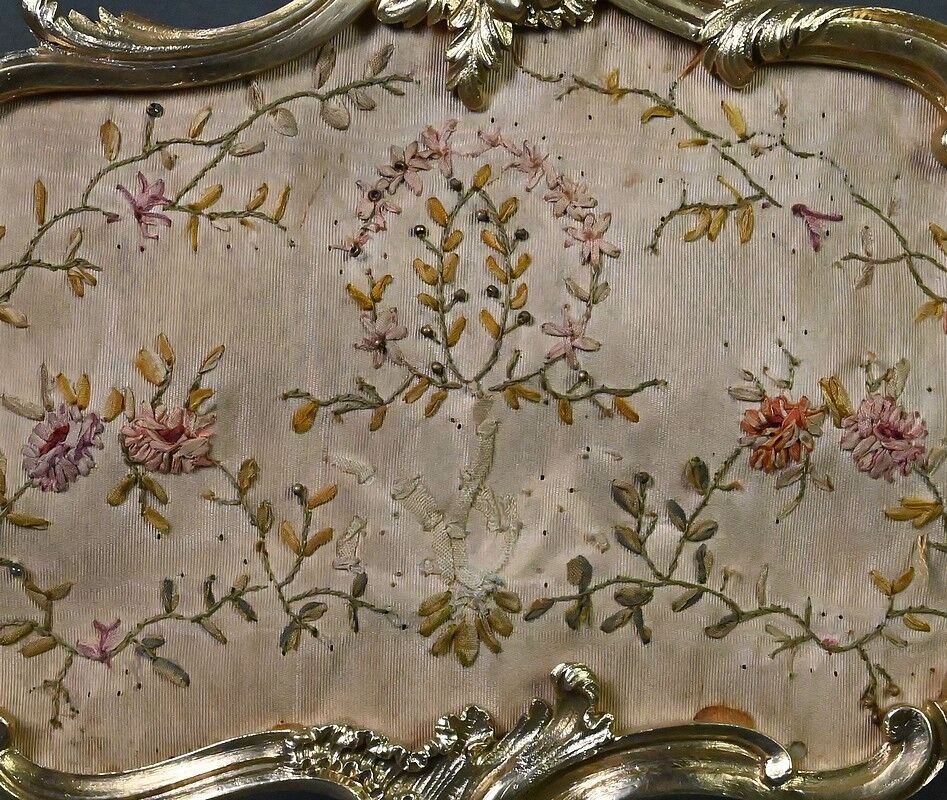 Chandelier with a gilded bronze shade, Louis XV style – Mid 19th century