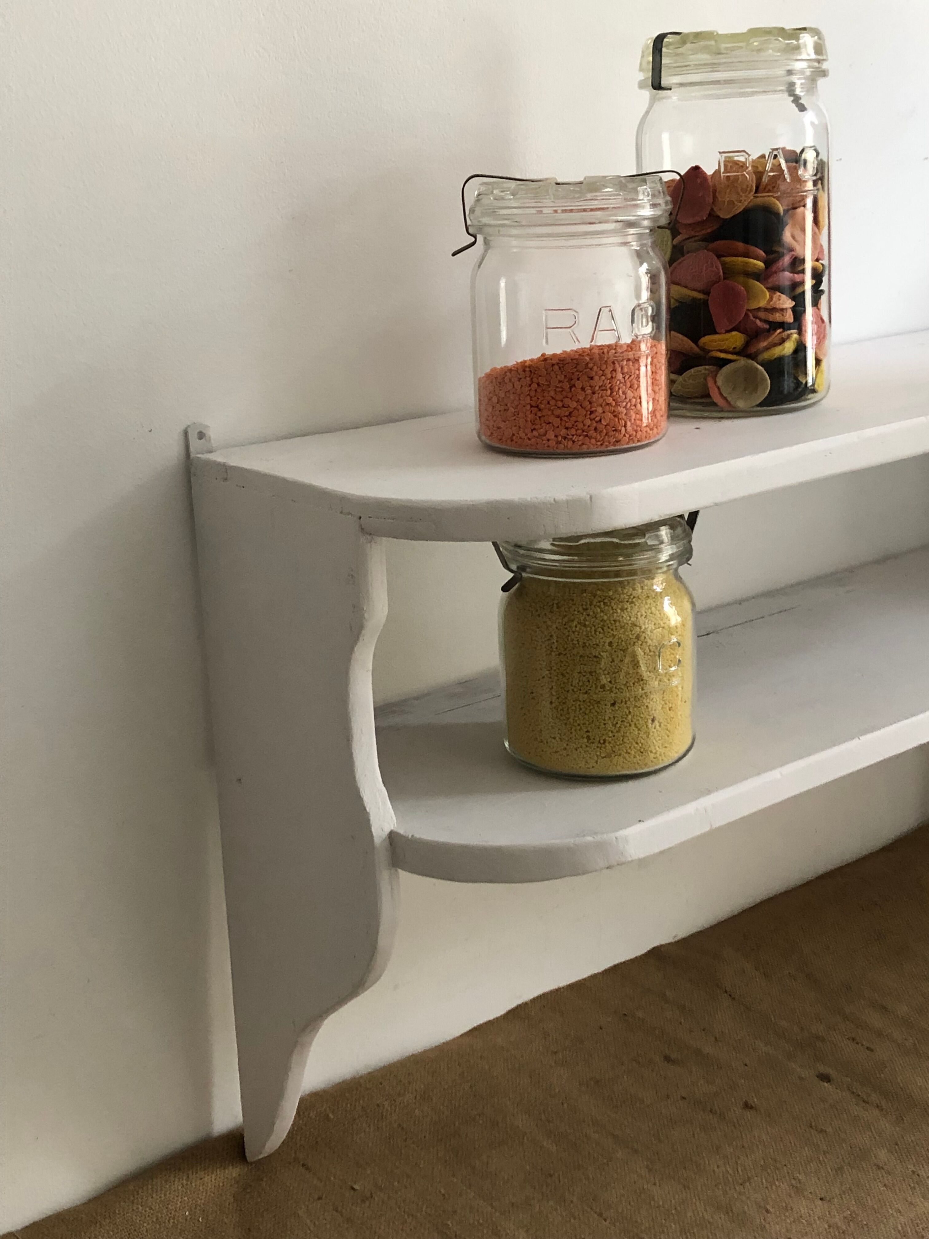Kitchen shelf, chic countryside