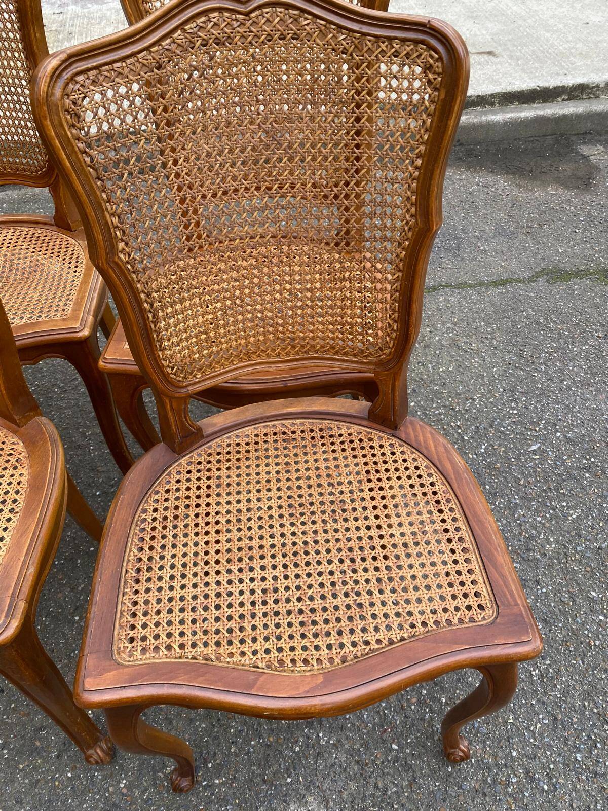6 chaises cannées Louis XV en bois massif des années 50