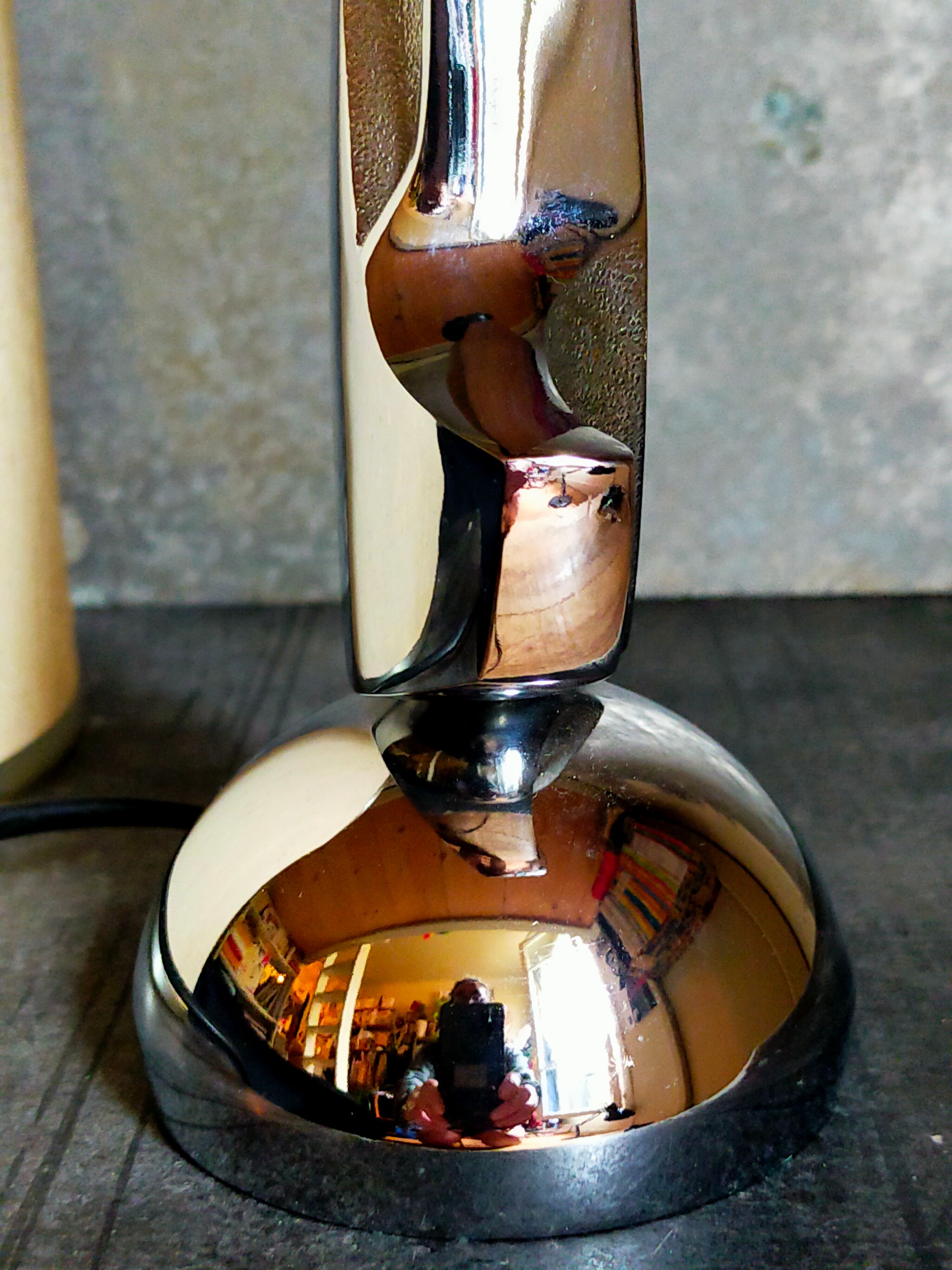 Lampe moderniste métal chromé années 70, abat-jour en toile beige