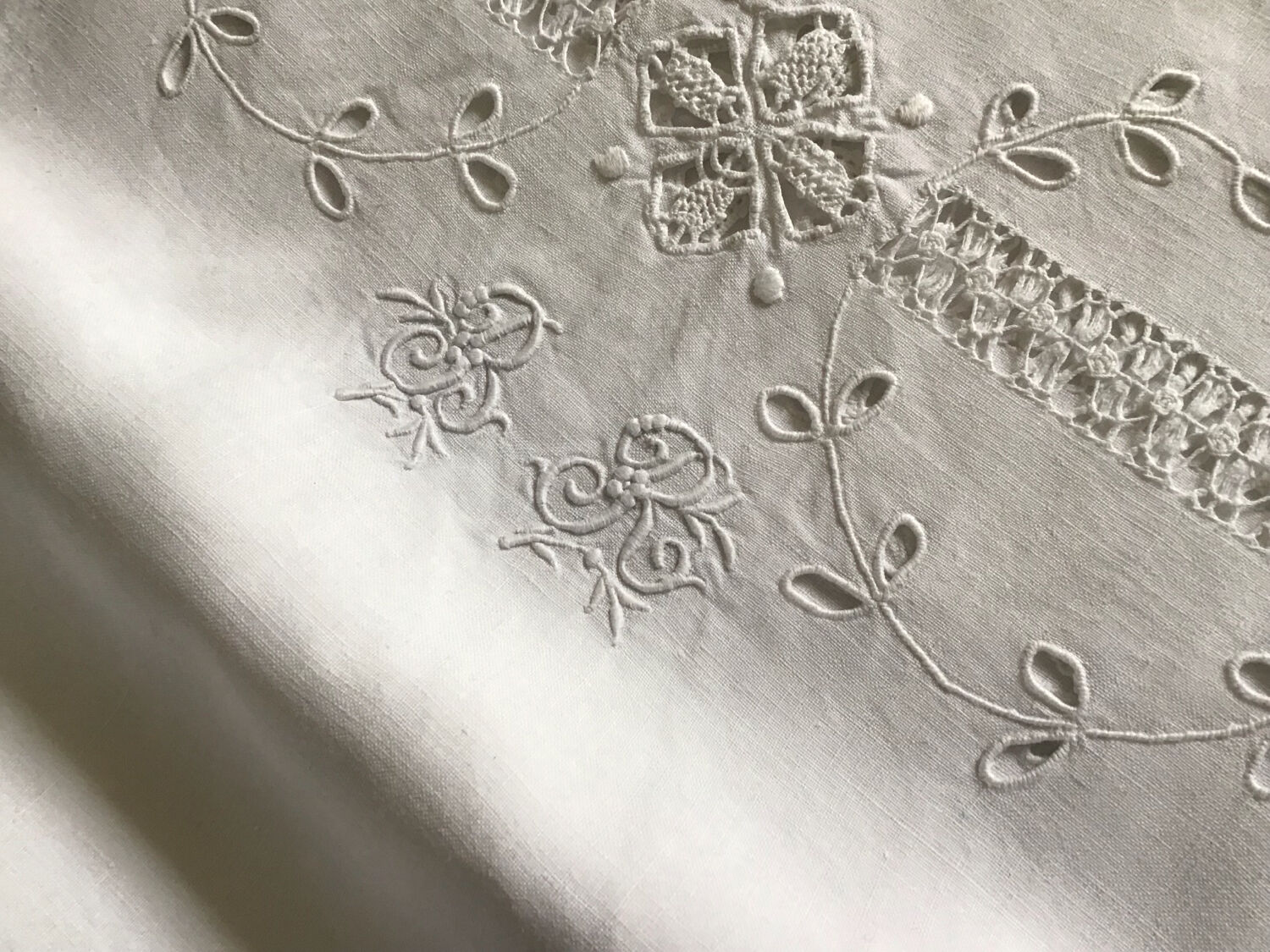 Nappe de réception en lin blanc BR 2mx2m10