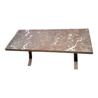 table basse en marbre rouge