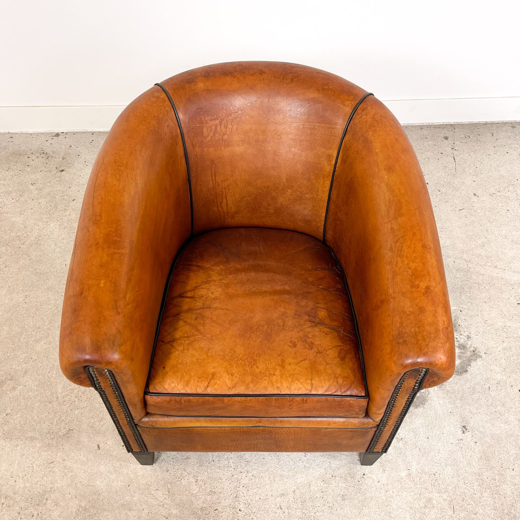 Vintage sheep leather club chair tub by Lounge atelier
