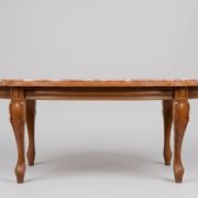 Table basse dessus pierre