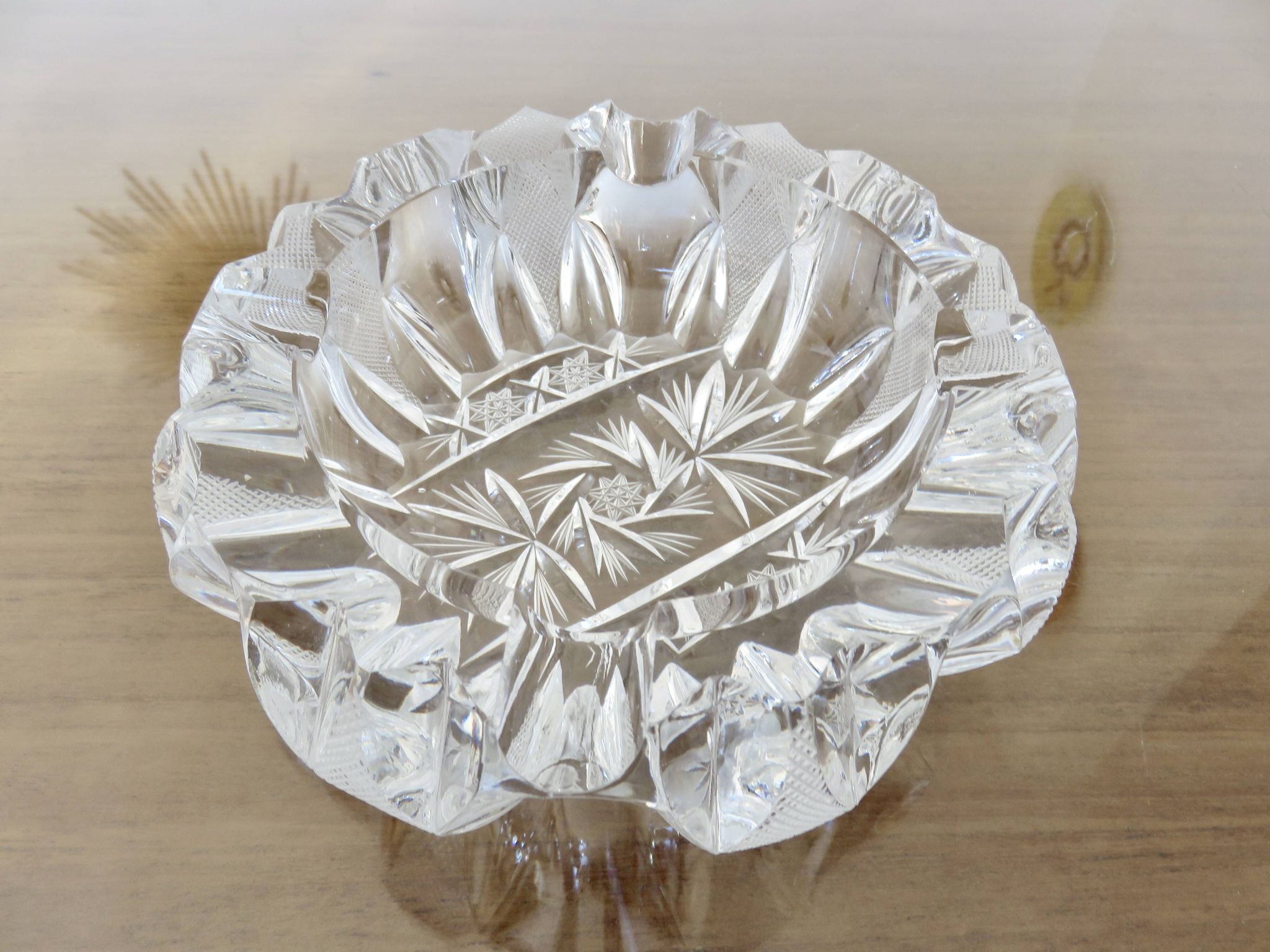 Impressive Bohemian crystal ashtray, crafted and engraved, 1950s.