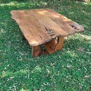 Table basse en noyer massif