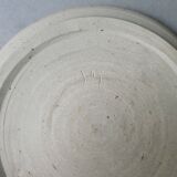 2 stoneware plates or small dishes