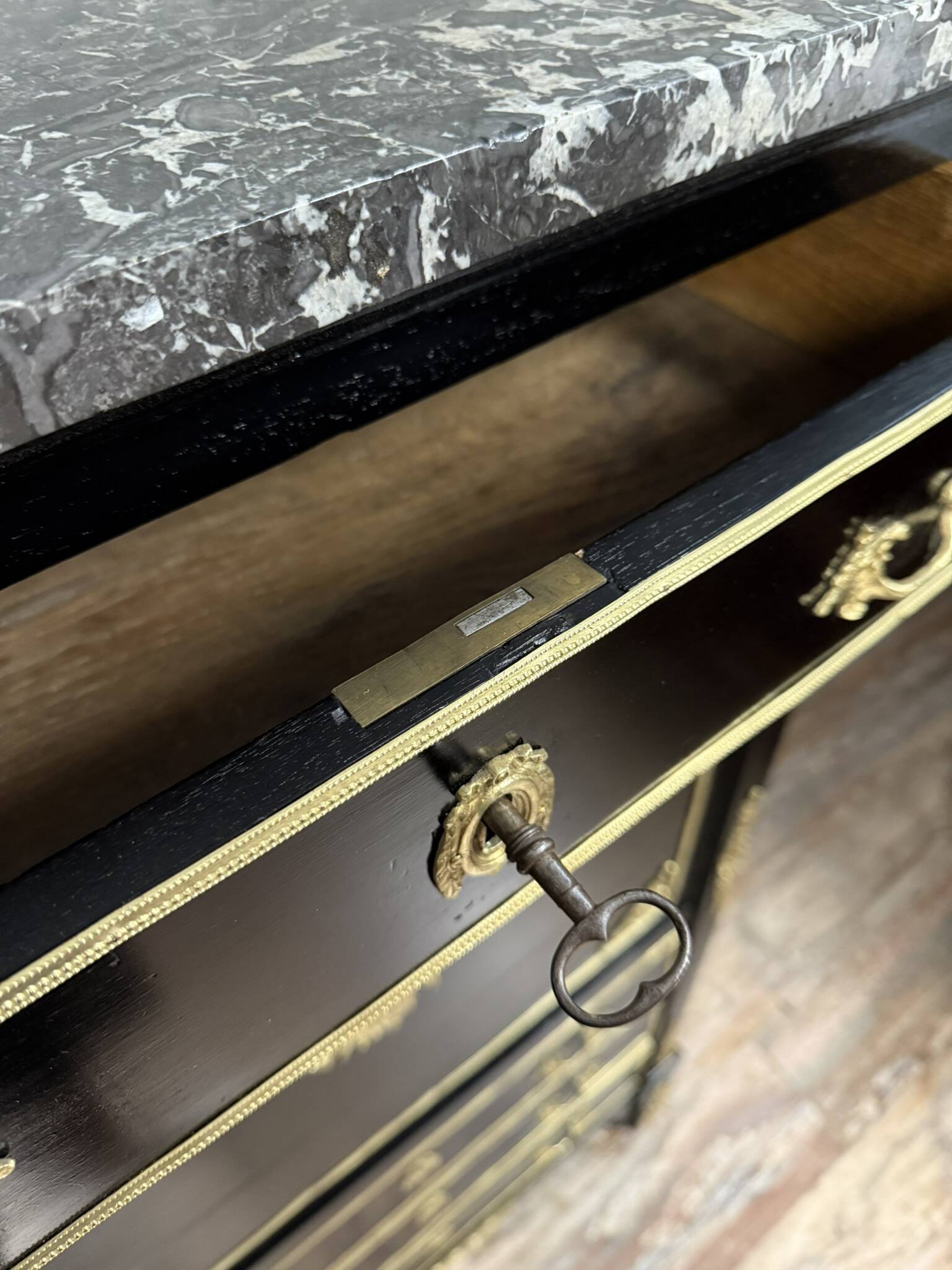Secretary in black lacquered wood and gilded bronze