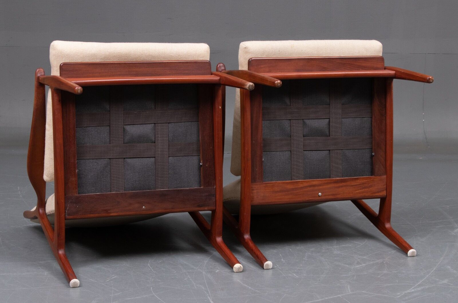 Danish furniture architect. armchair with a teak, rye and seat cushion structure