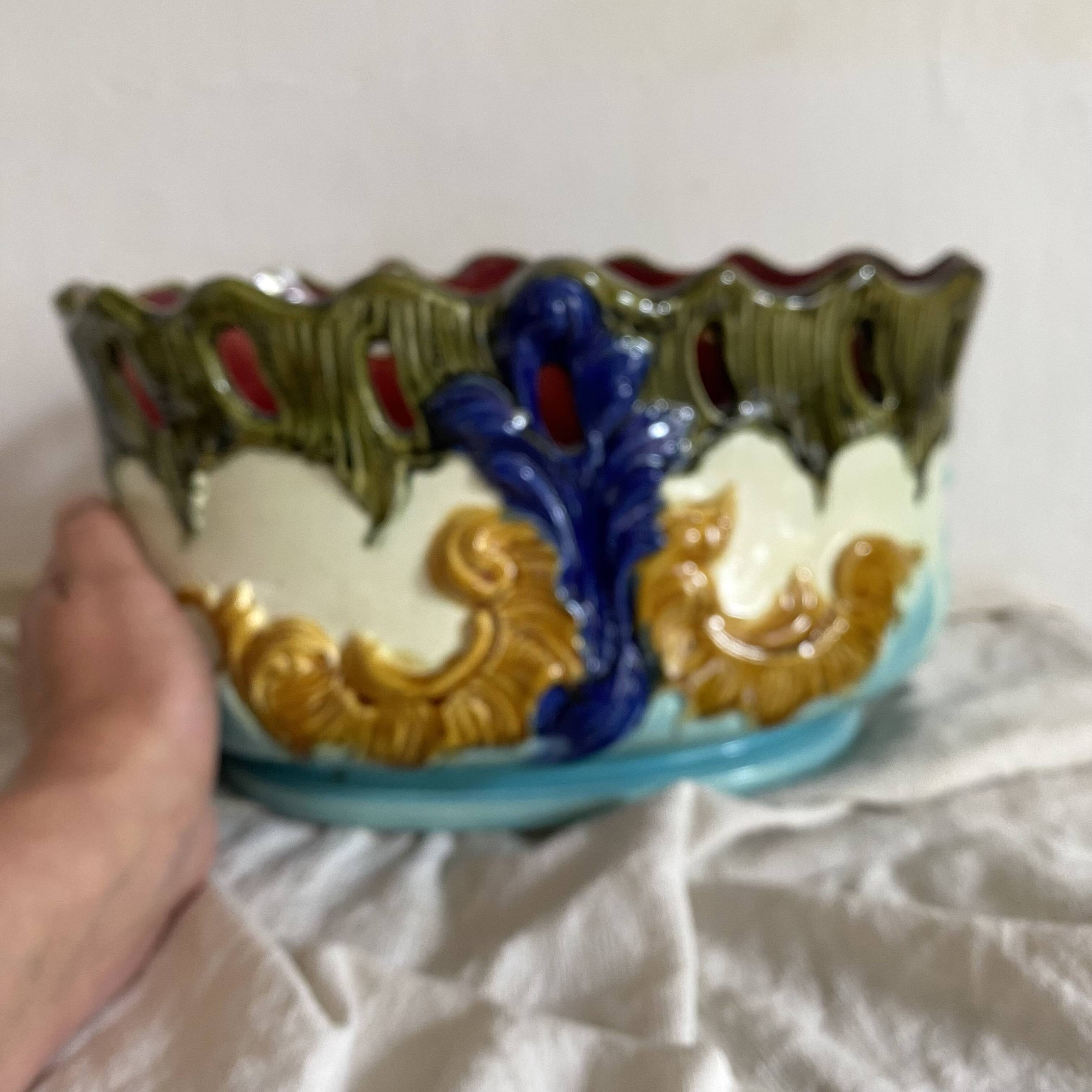 Jardinière ancienne en barbotine art nouveau 32 cm