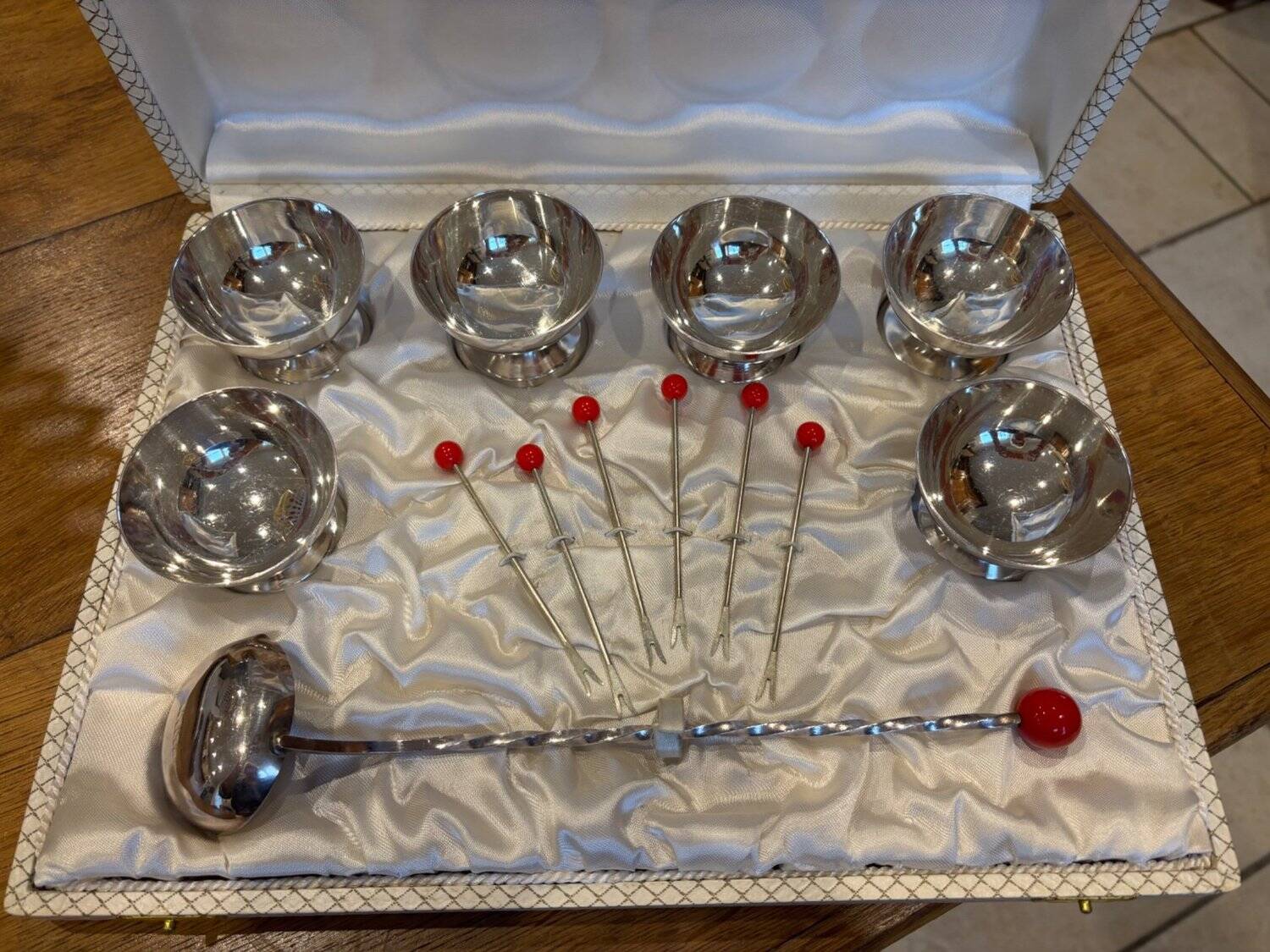 Alcoholic cherry service