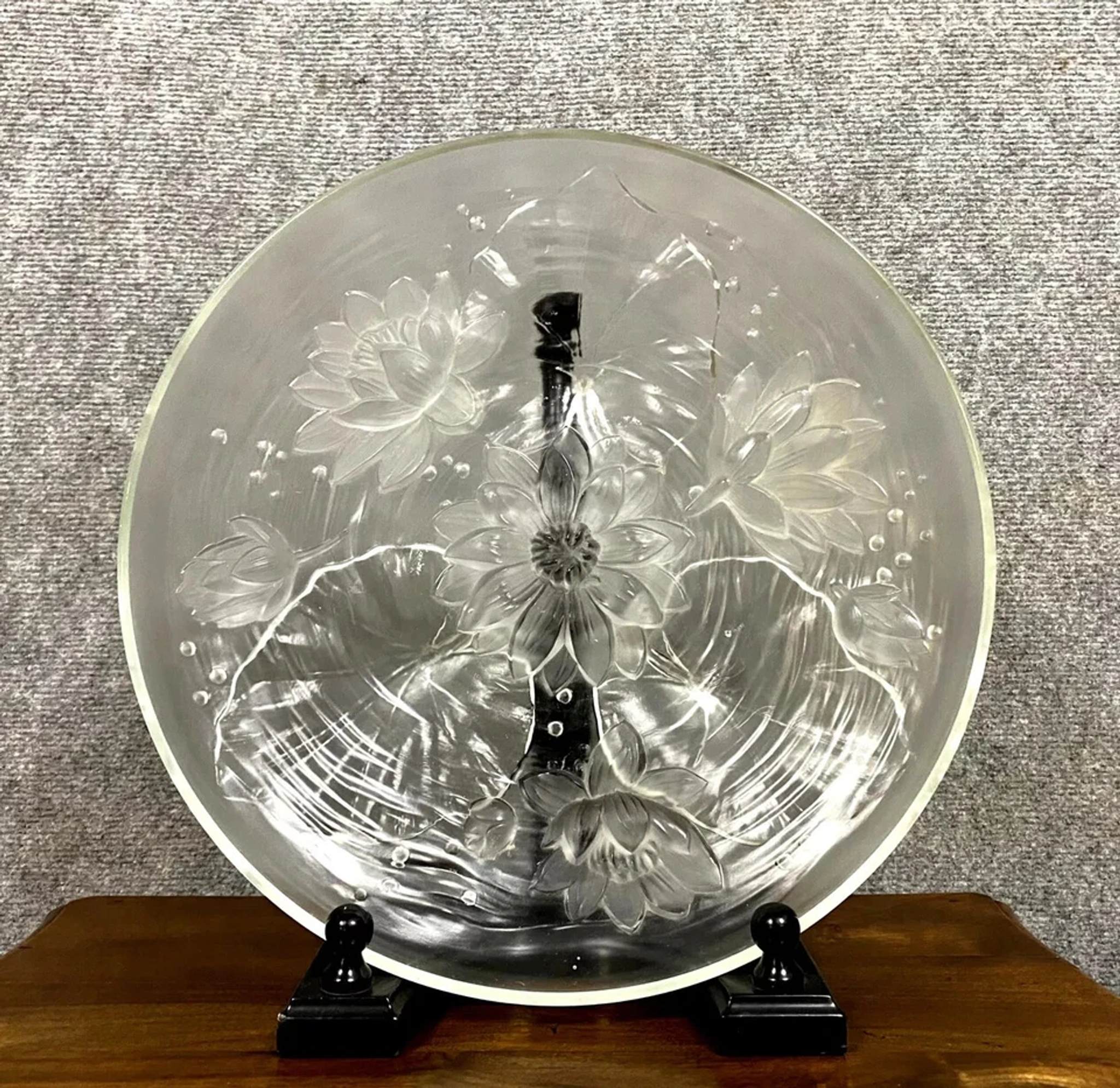 Verlys France: large Art Deco sunflower bowl in pressed glass