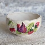 Vintage earthenware bowl with barbotine decoration - Fruit motif