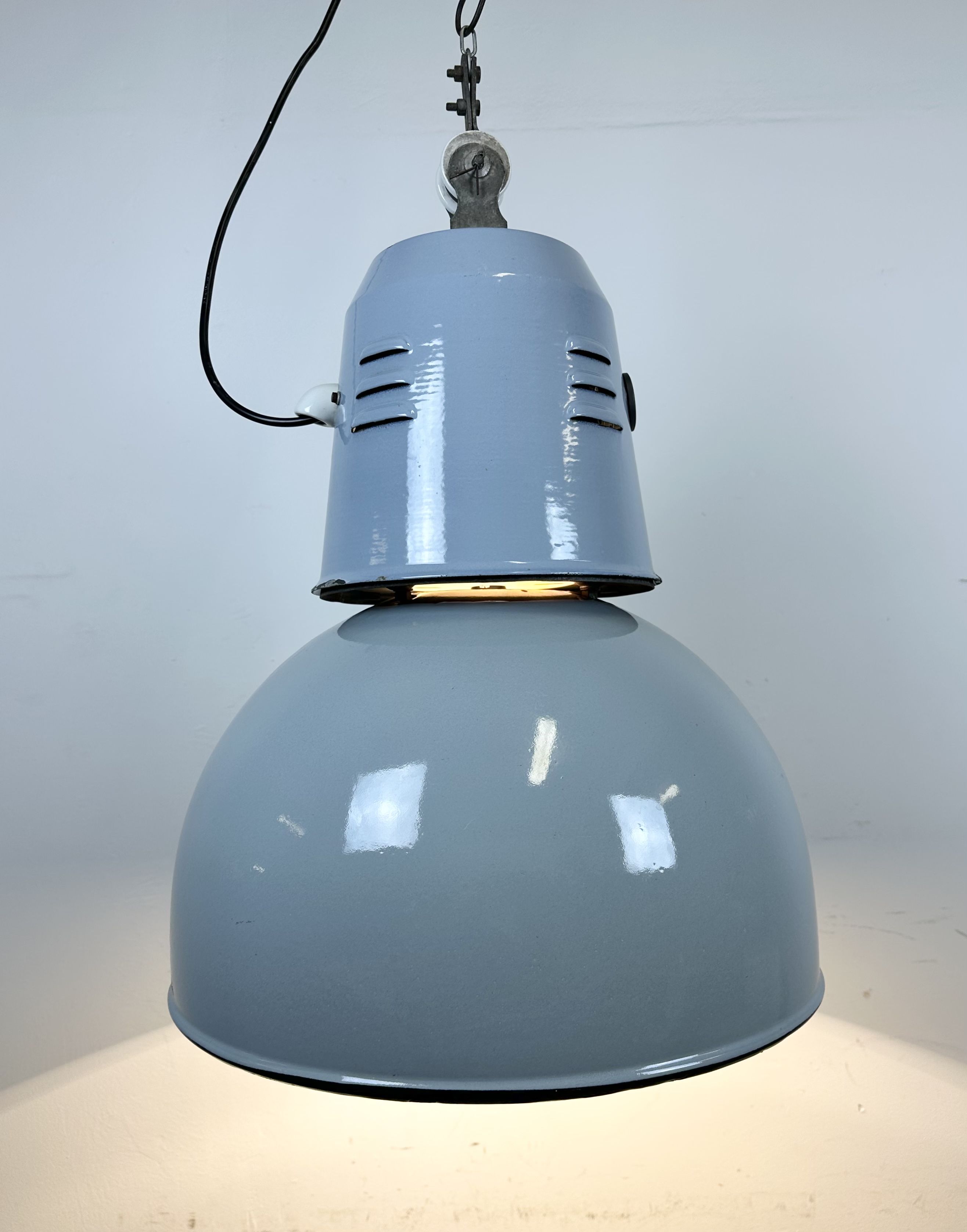 Industrial italien grey enamel lamp from Cariboni, 1970s