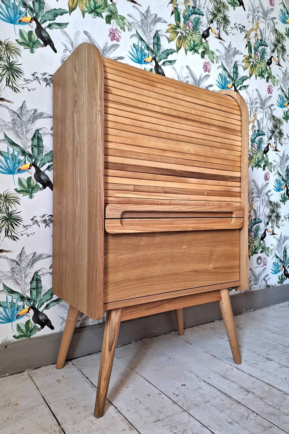 Wapong Oak Color Curtain File Cabinet