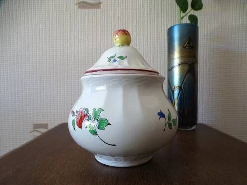 KG LUNÉVILLE "Street Lamp" Sugar bowl earthenware with flower decoration, apple fretel.