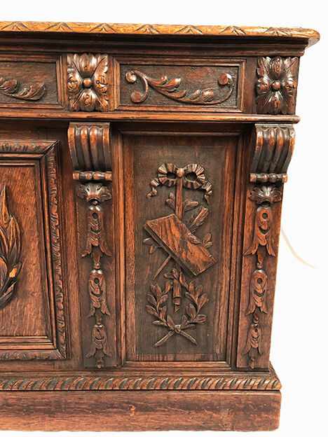 Bureau ministre en chêne richement sculpté, circa 1880
