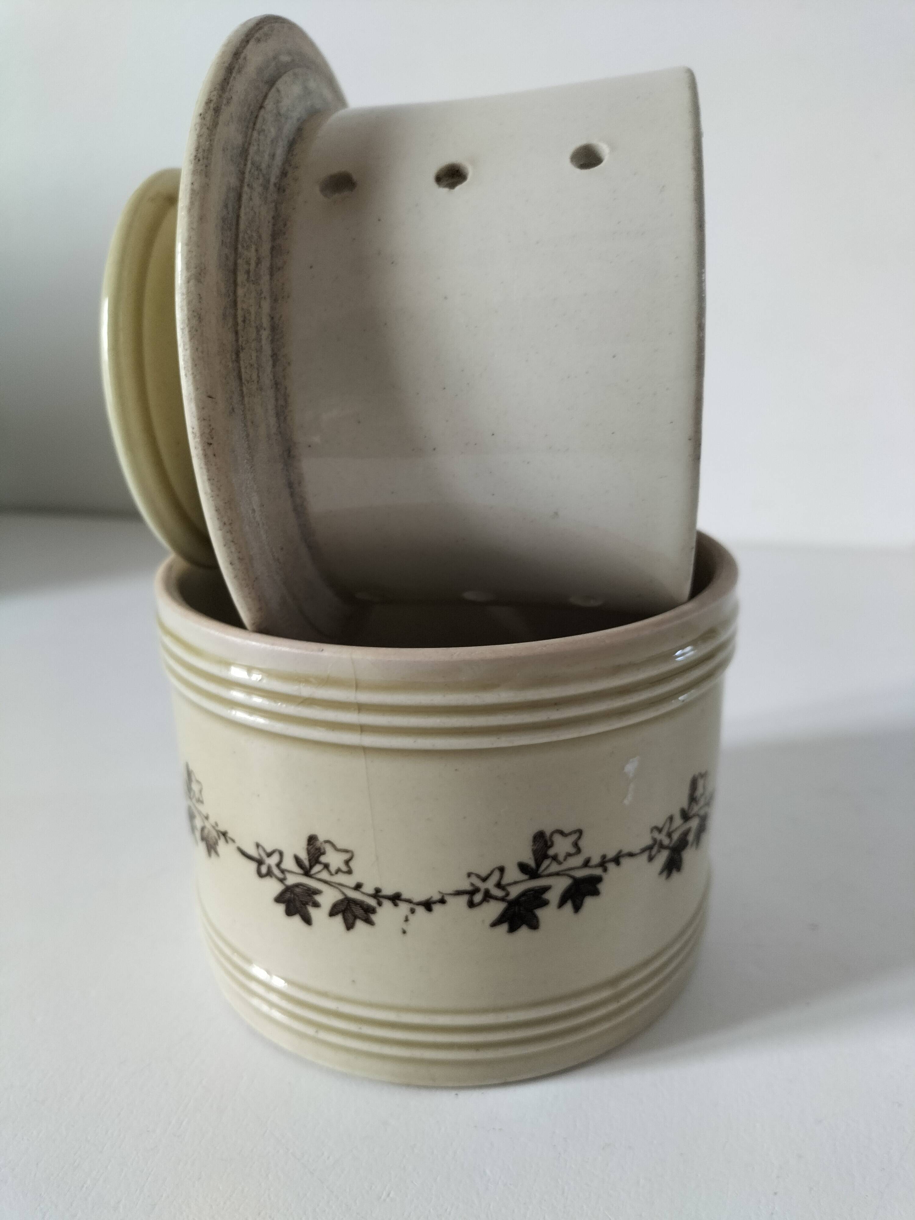 Beurrier à eau Saint-Uze Revol, décor lierre, modèle n°312, avant 1911