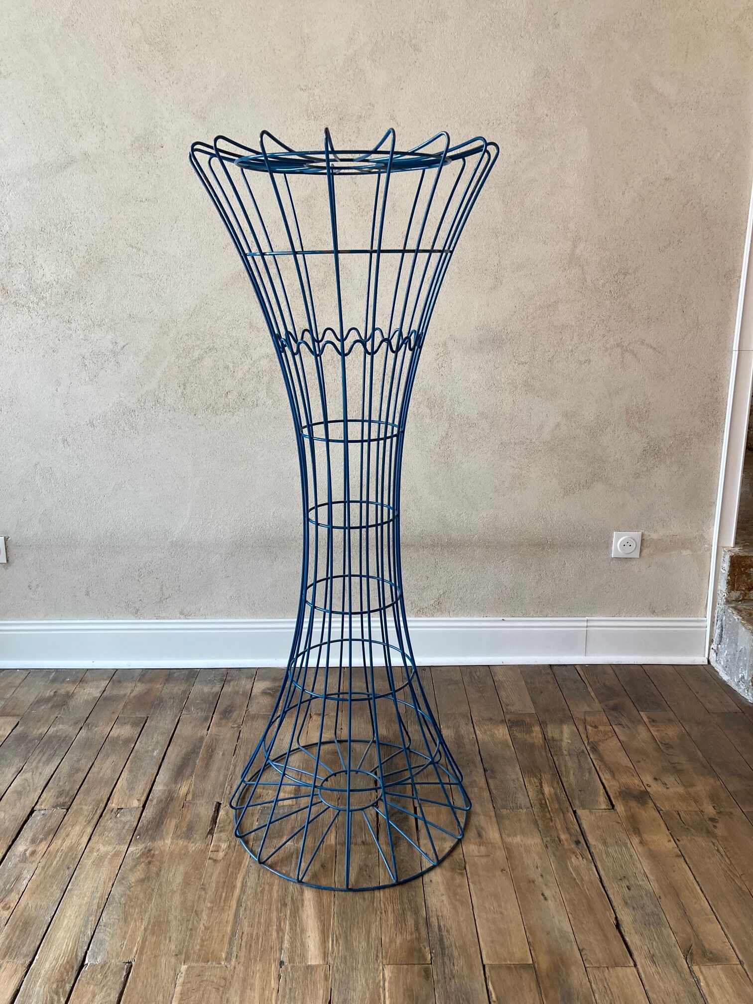 Verner Panton's blue lacquered metal diabolo-shaped coat rack