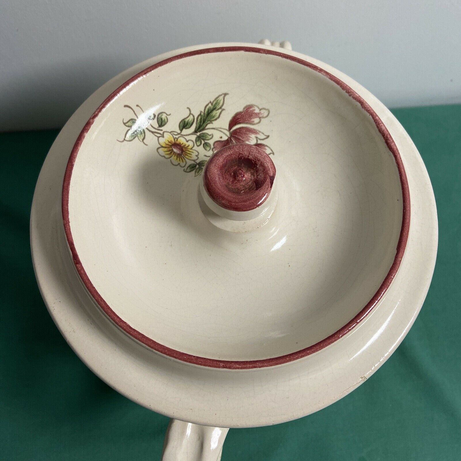 Pot shape pot with vintage ceramic lid floral decoration