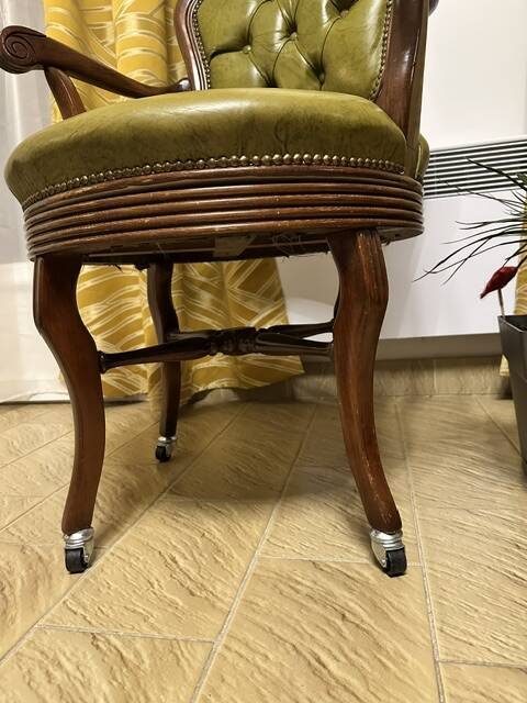 Chesterfield office chair