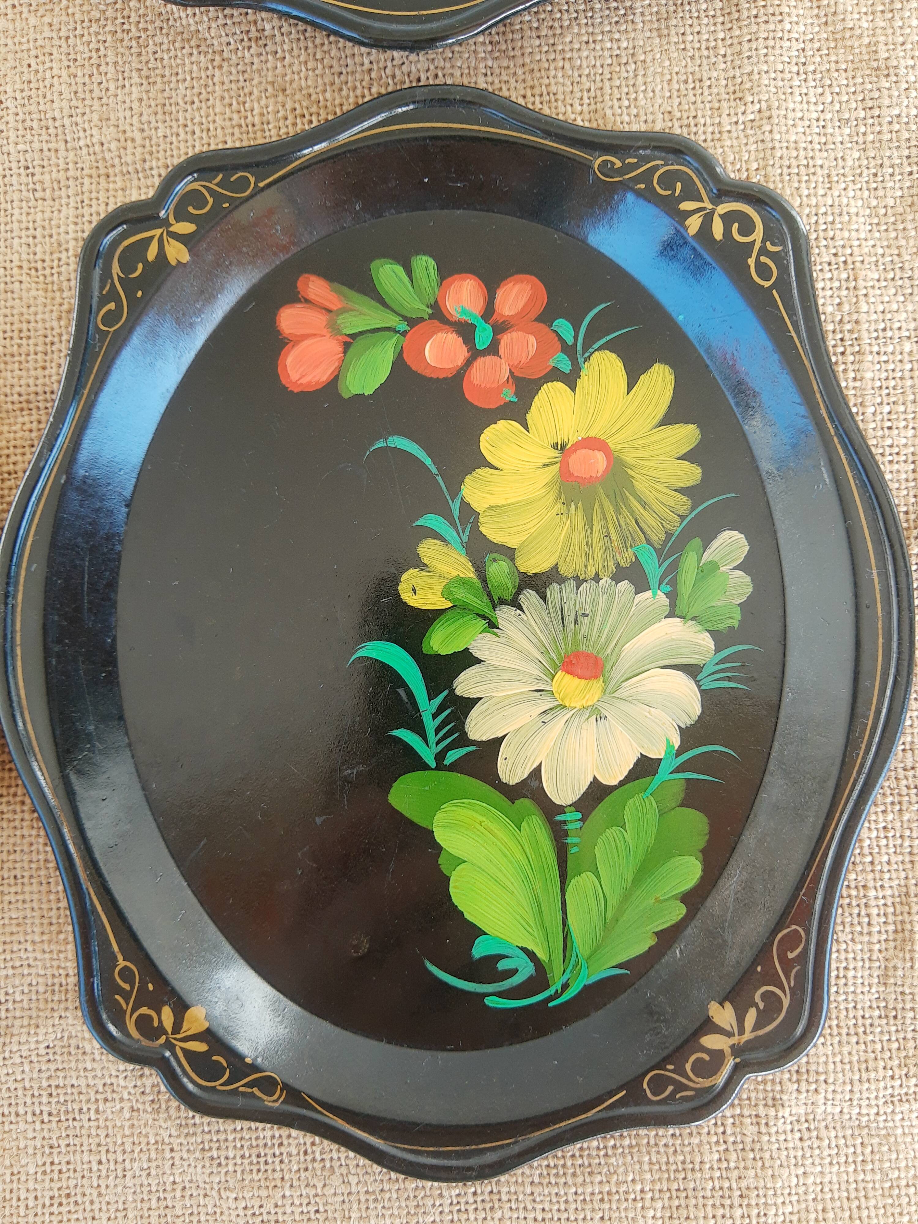 Set of 3 plastic trays vintage Russian flowers