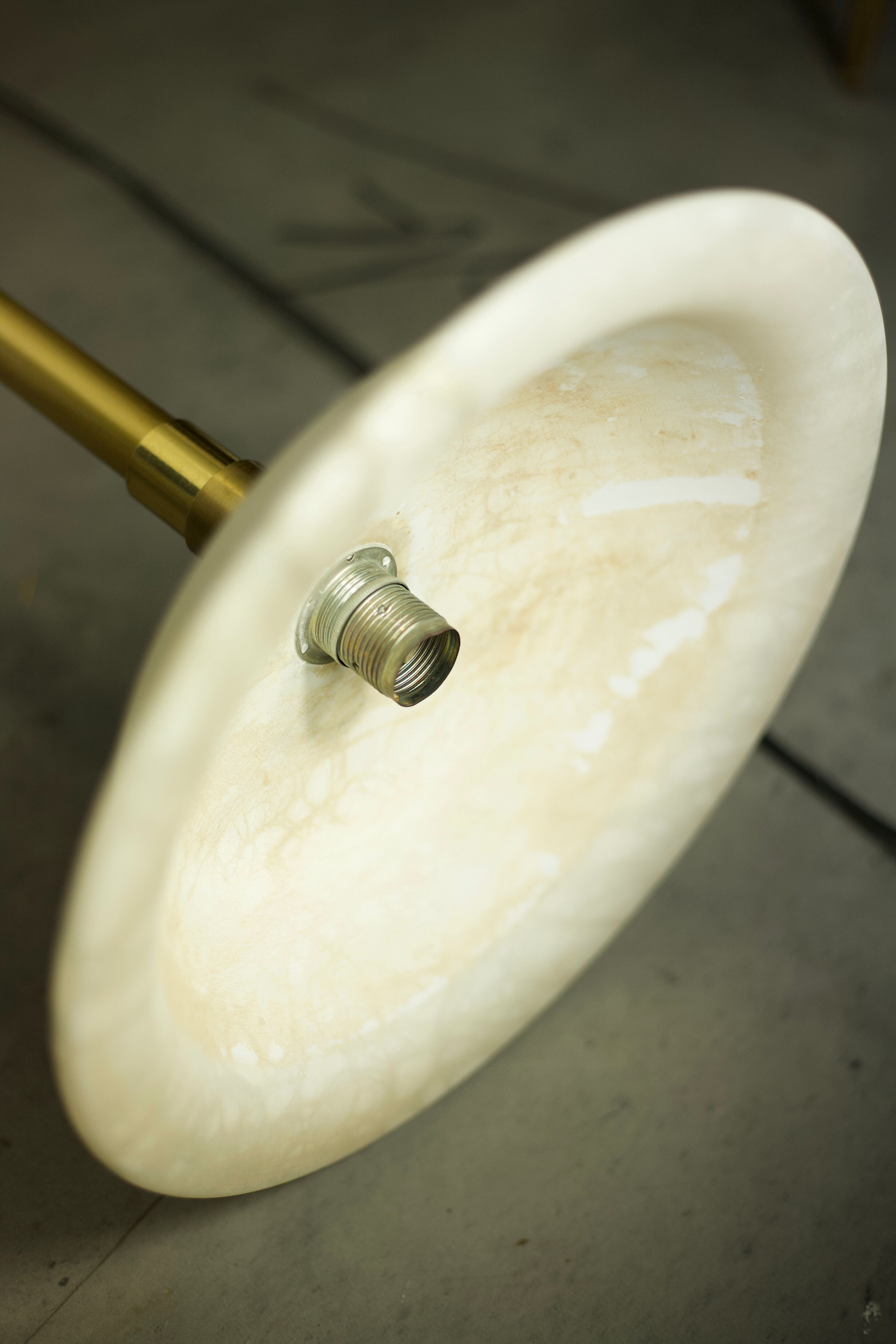 Floor lamp Gianfranco Frattini, metal gold and alabaster, Relco Milano