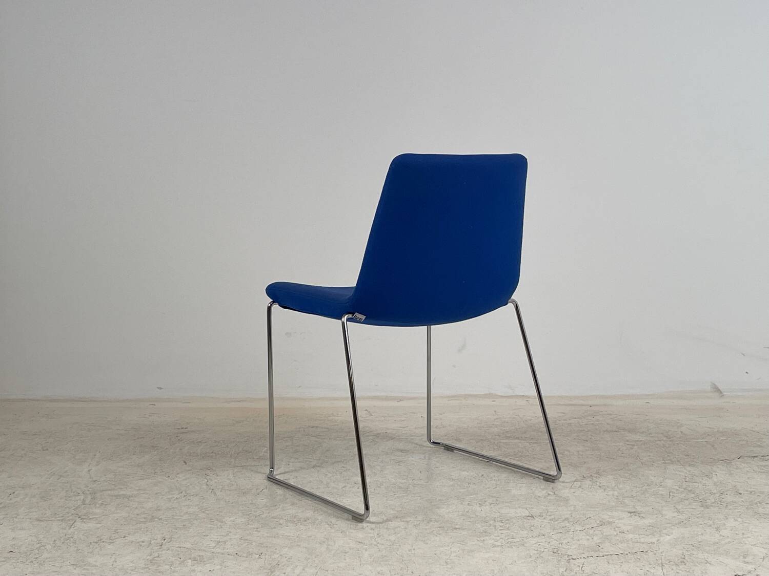Chaise Cosmos B&B Italia par Jeffrey Bernett