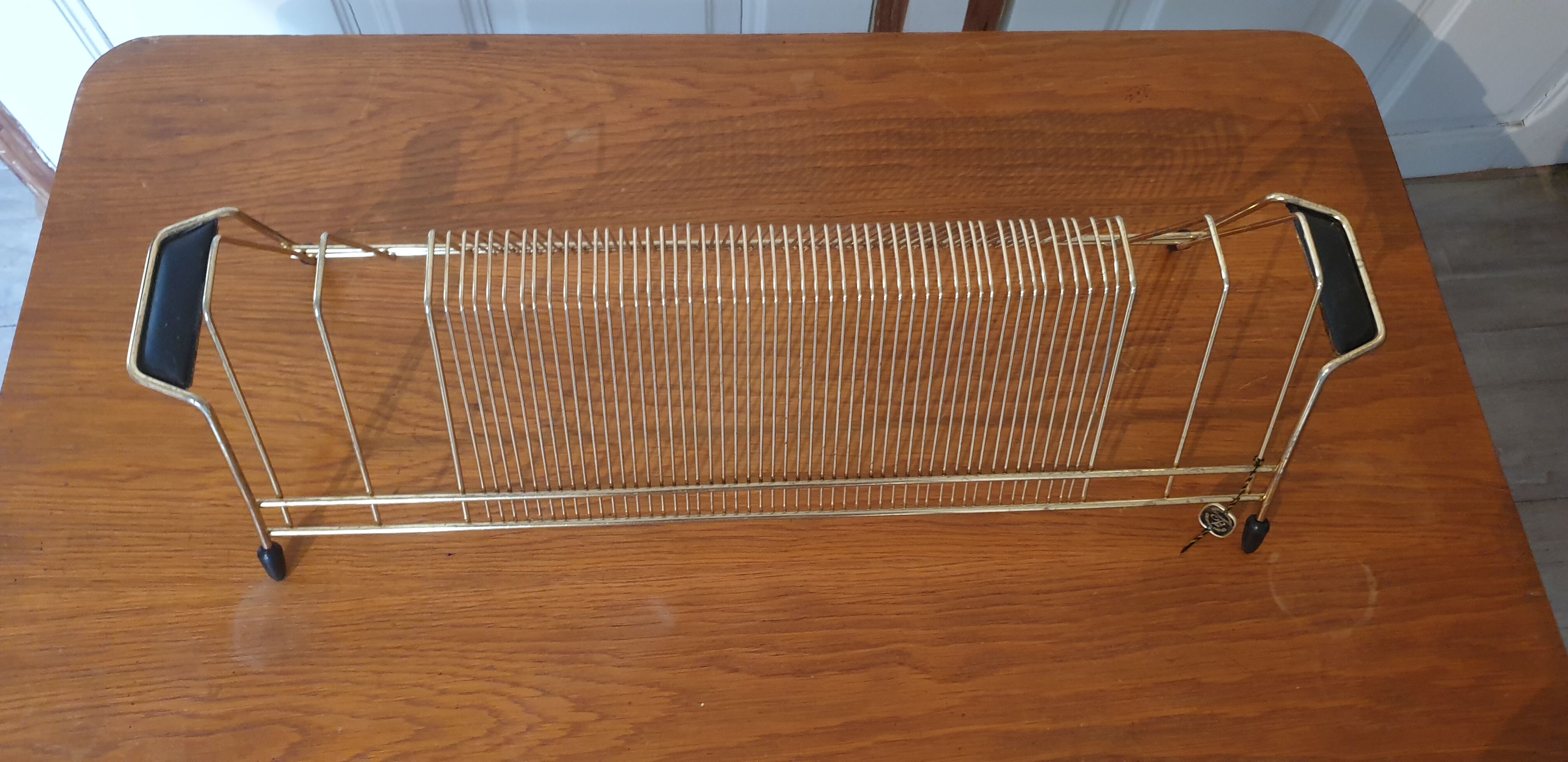 Trefuld gold vinyl holder