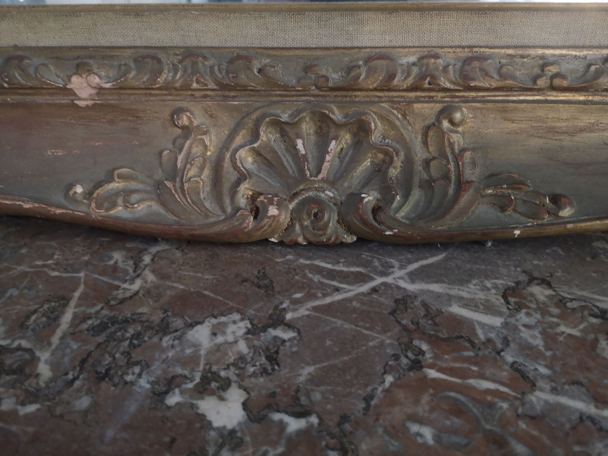 Carved and gilded wooden mirror early in the 20th century  - 96x76cm