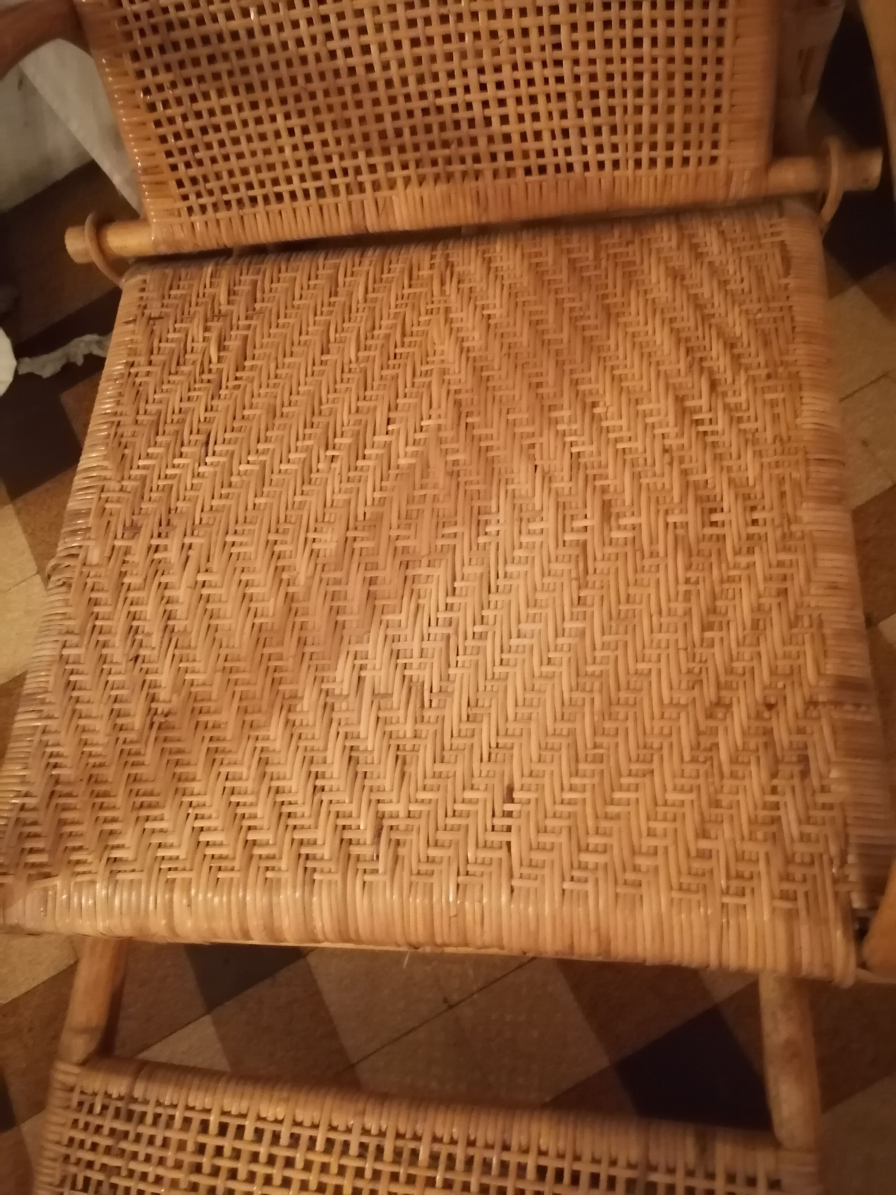 Wicker rattan chaise longue