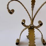 Chandelier vintage stylisé en fer forgé doré
