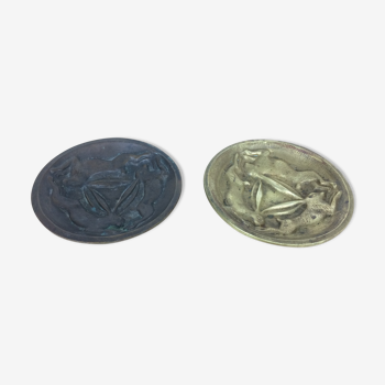 Pair of empty bronze pockets with hares, ashtray