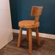 Chaise au design brutaliste