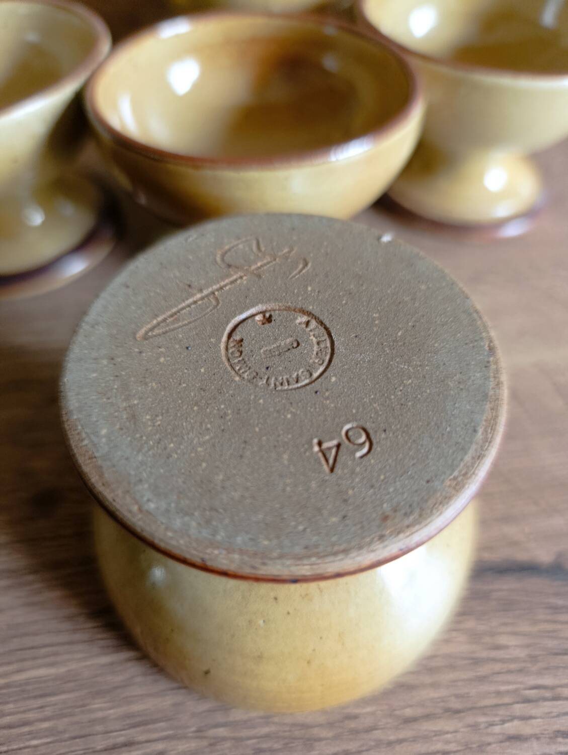 6 footed bowls in glazed honey stoneware, Atelier Saint Simon, vintage