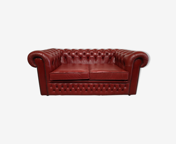 Canapé Chesterfield cuir rouge deux places