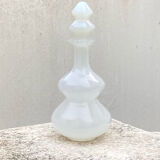 Carafe en opaline