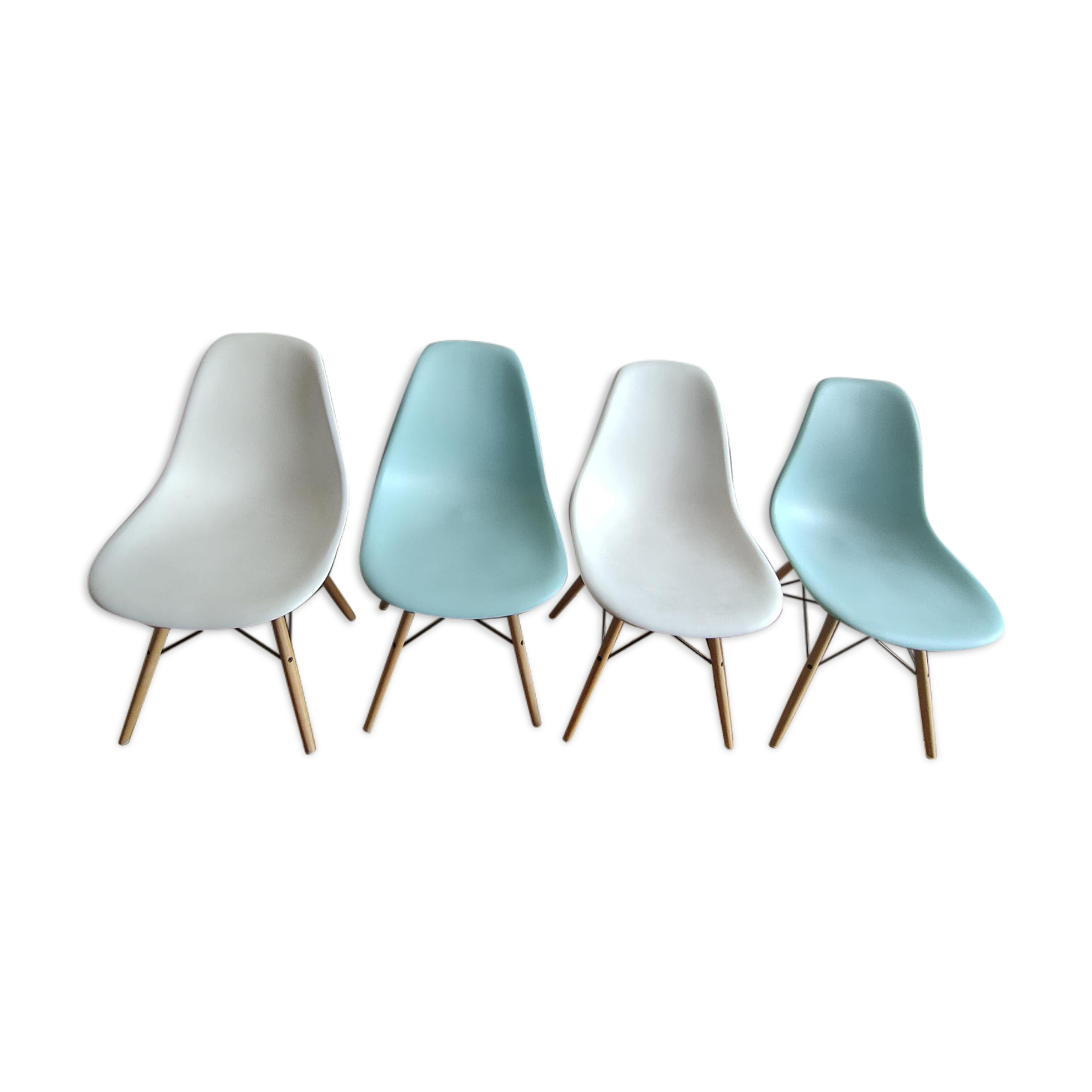 Lot de 4 chaises de Charles & Ray Eames pour Herman Miller