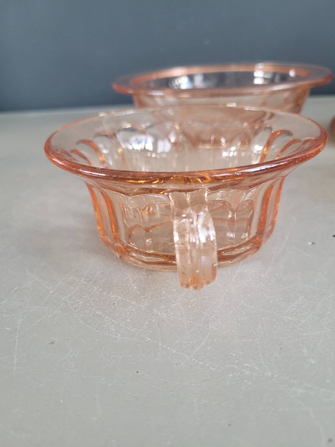 Ensemble 2 tasses + sucrier en verre rose
