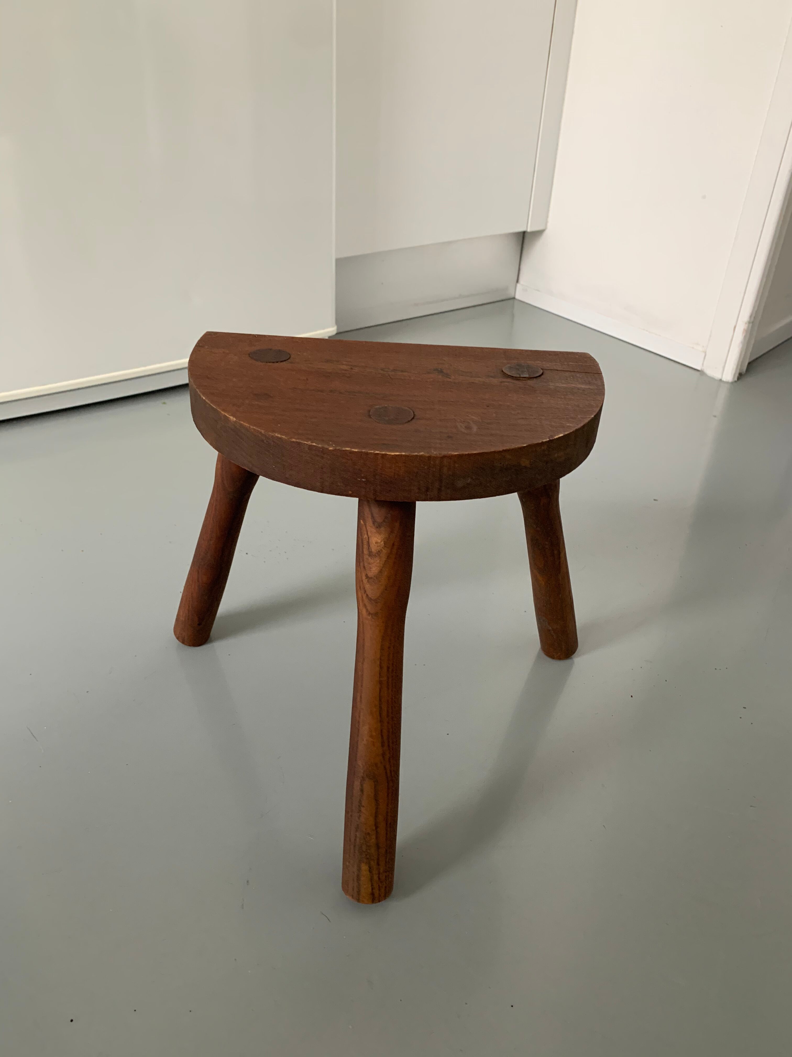Tripod stool